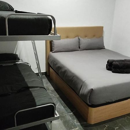 Beautiful Appartment In Martorell Luaran gambar